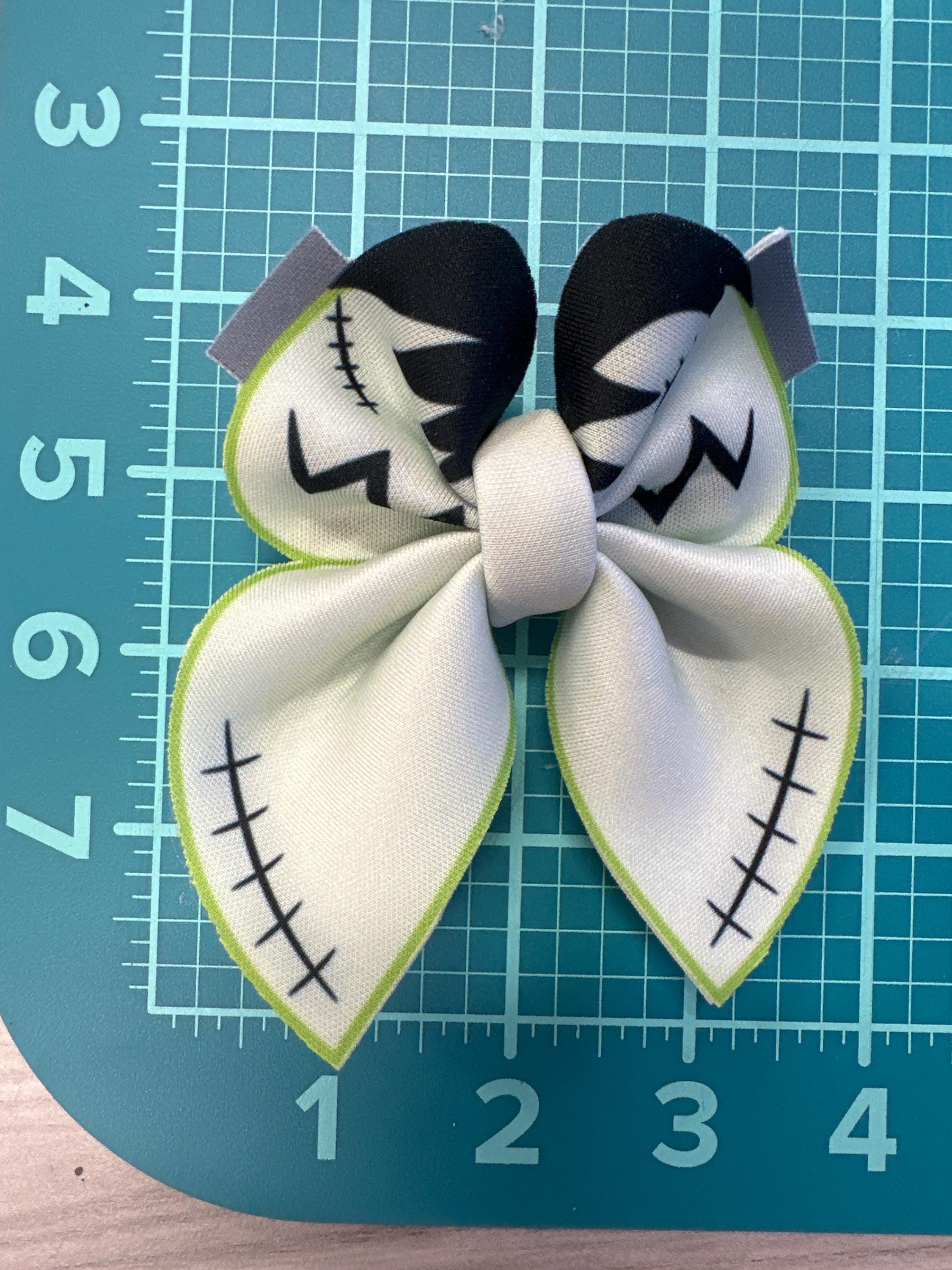 Friends and Frights Bubble Mini Bubble Hair bow