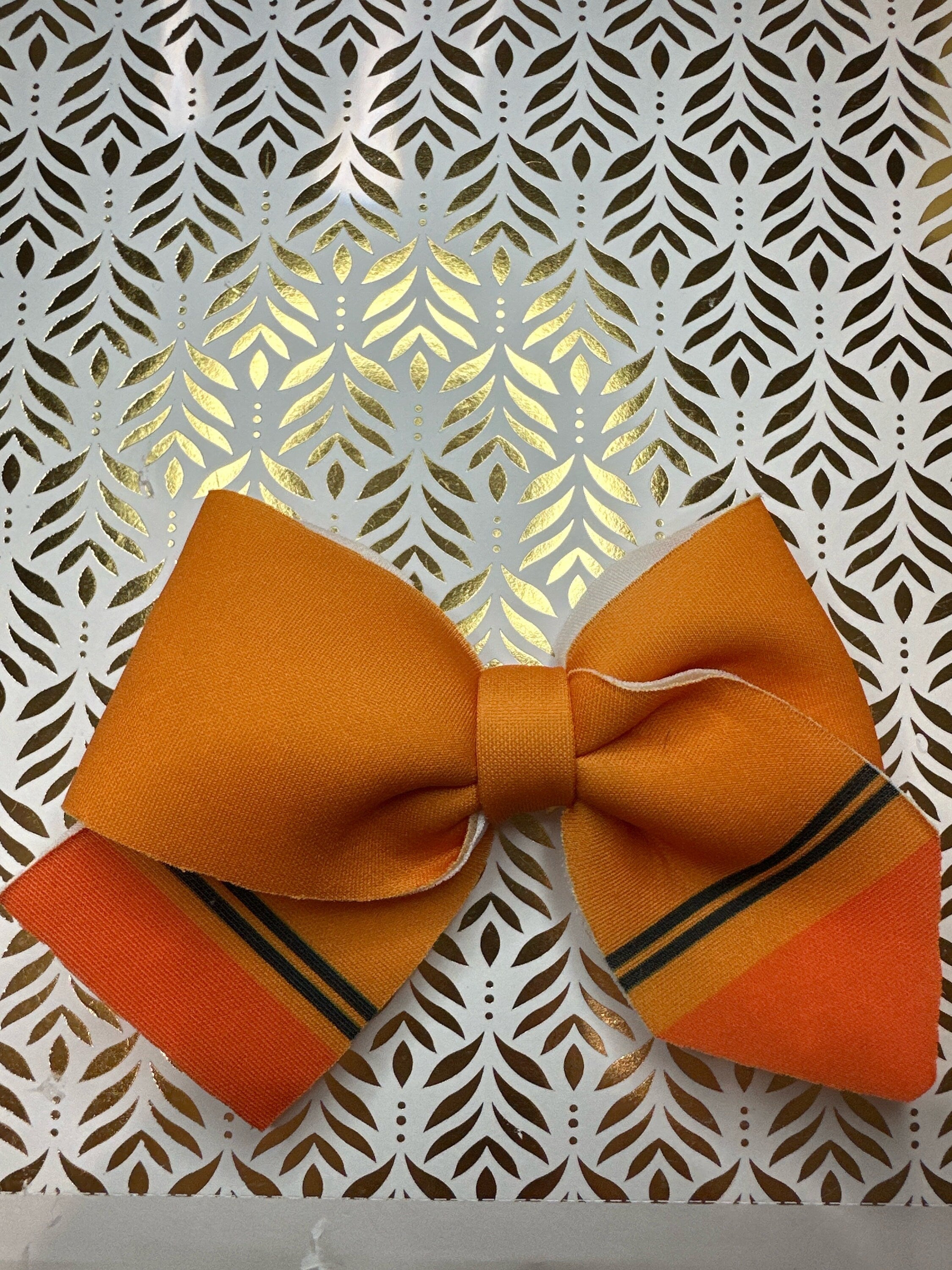 Crayon Hair bow
