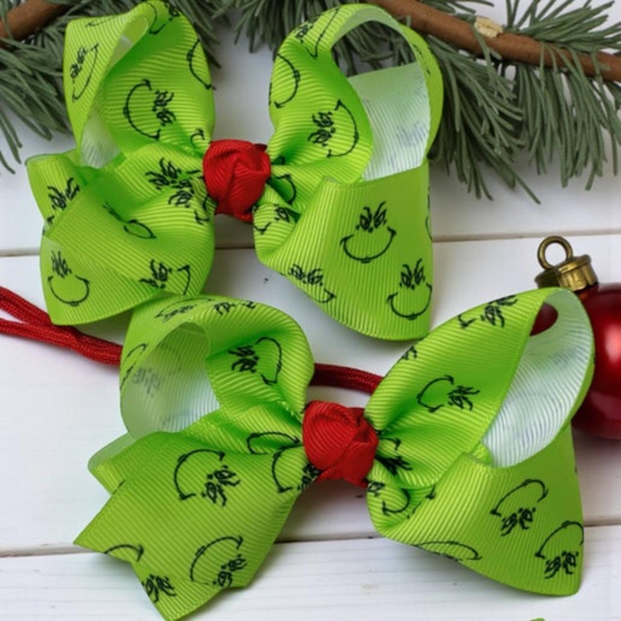 Christmas Grinch mini bows.