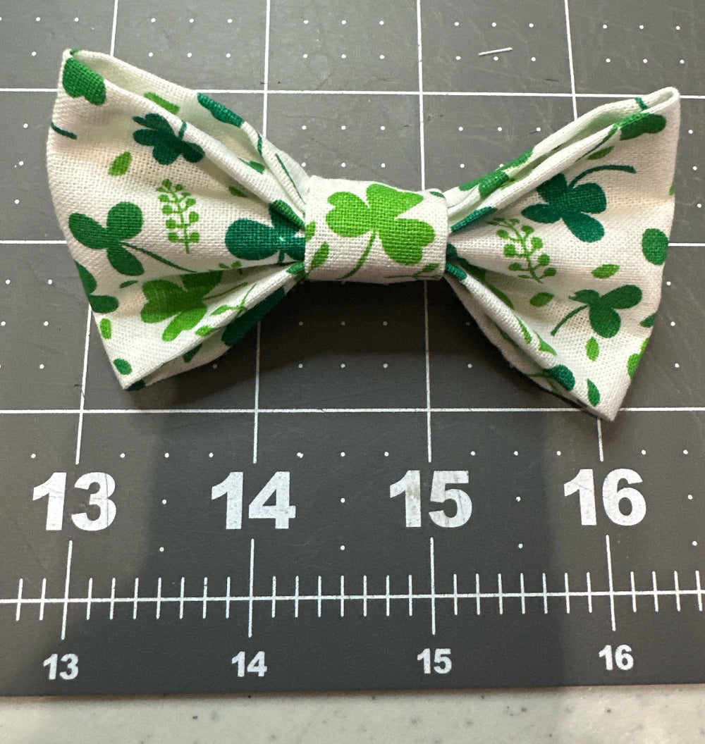 Green Clovers Bow Tie