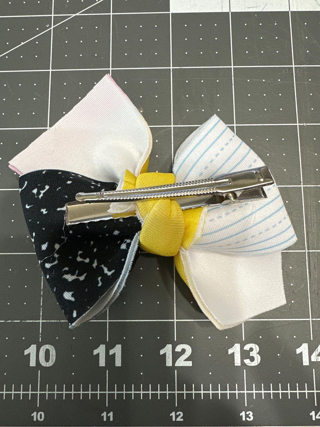 Mini Taking Notes Pinwheel Hair bow